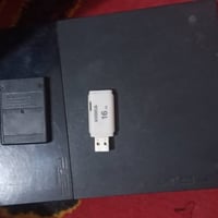 بلي ستيشن 2 + جوستك للبيع بيه 30 لعبه  1- اله الحرب  2-درايفر  3-بيس 2...