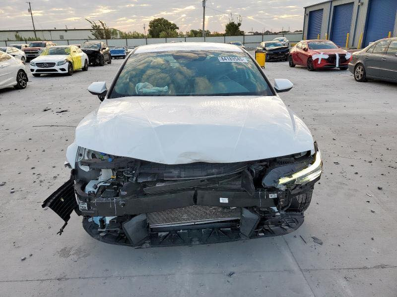 النترا 2024 
المسافة المقطوعة 18،464 mi

بصمة، دخول ذكي، ويل كب، كاميرا، رادار 360 ، شاشة ديجيتال،
مقاعد مخمل، والمزيد من اضافات هونداي..

الحادث موضح بالصور ايرباك ستيرن ودشبول 
السعر في المنطقة الحرة 115 بدون تصليح 
125 مصلح جاهز 
بالامكان دخول السيارة على كتاب ذوي الشهداء 

***********
