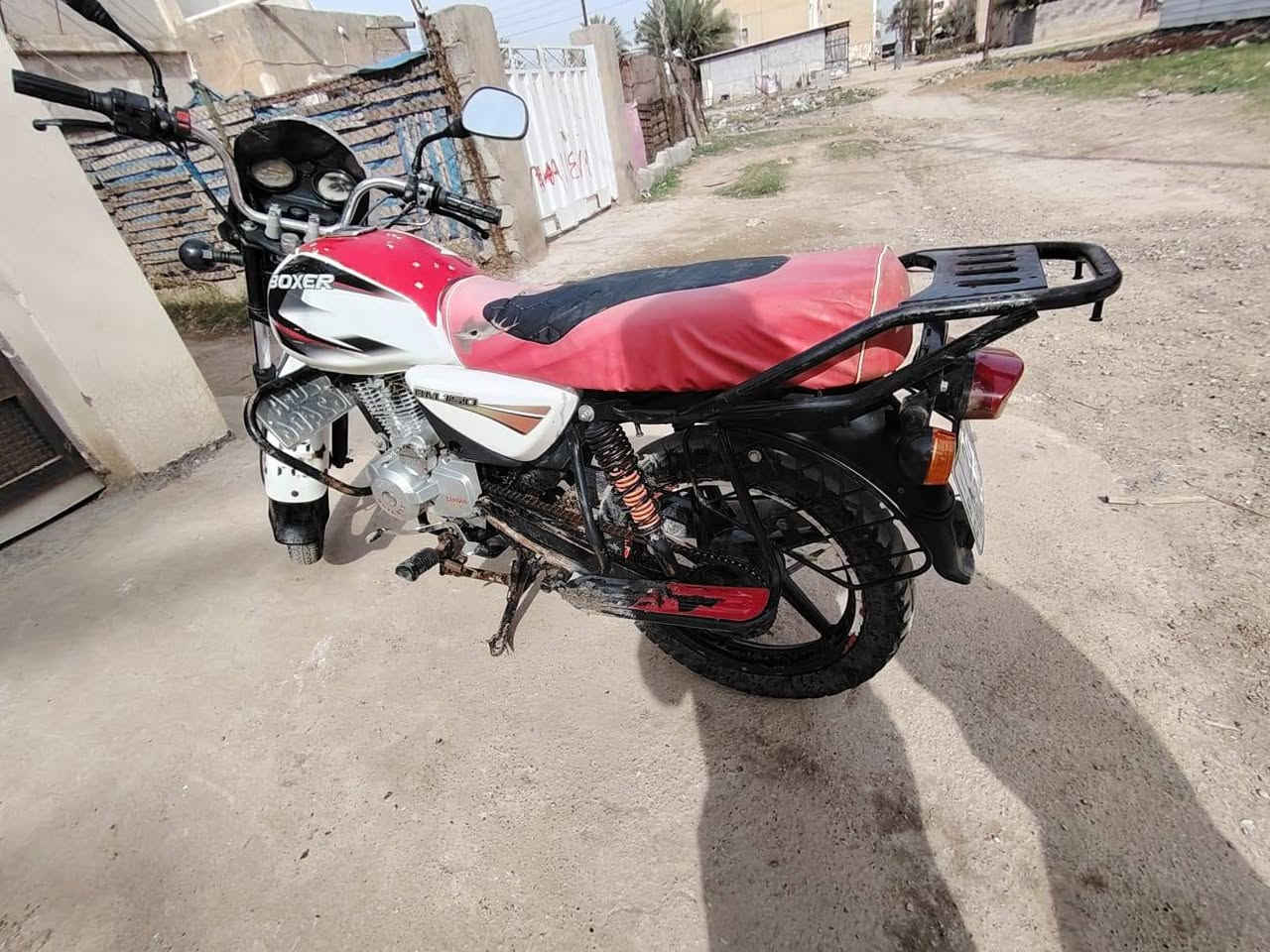 دراجة بوكسر محور محركها سيفان 2025بعدة جديد والدرجة 2021 مرقمة بسمي تحويل نفس اليوم  مكاني ديالى الخالص ***********
