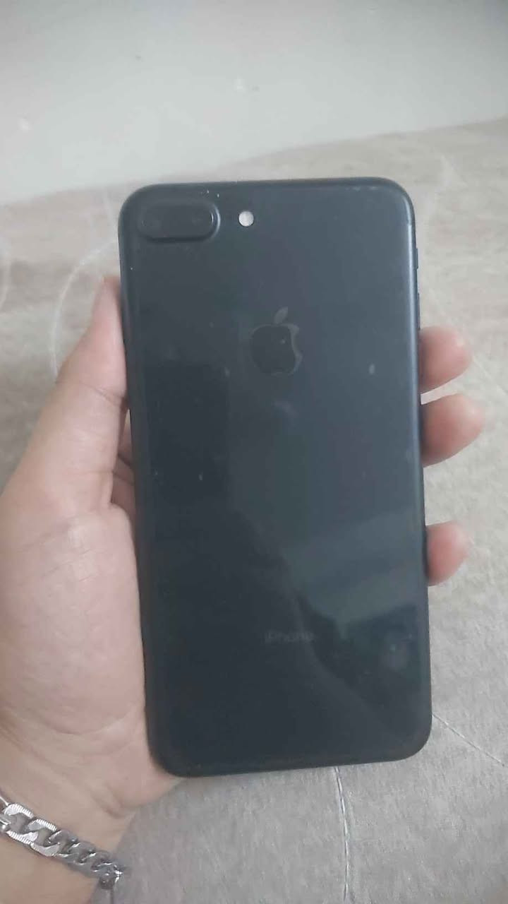 موبايل ايفون 7 plus 
جهاز نظيف 
وكلشي مابي مكفول من كلشي 
الذاكره 128 
بصمه يد شغاله 
 
الجهاز جنت مخلي فقط للحجوزات والاتصال يعني عملي ،
الجهاز البطاريه والشاشه اصليه بلادي كلشي مامبدل بي تفحصه بايدك 
وسعره 150 وبي مجال 

الهاتف للتواصل *********** بغداد, العراق
