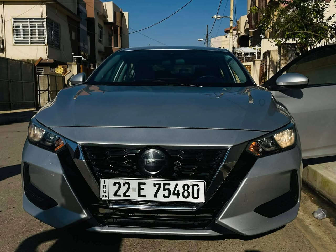 نيسان سنترا وارد أمريكي
موديل. 2021👌رقم أربيل الجديد
ضررها جاملغ الخلفي جهة السائق ونص قبق صندوق بدون دواخل 
مواصفات S
بصمه 
شاشة 
كاميرا 
حساسات 
تحديد سرعه 
رادار امامي 
مانع تصادم 
تحديد خط مسار 
محرك 2000 دوش
طخم تايرات جديد
سعرها  145 ورقة وبيها مجال 

بيها كابون بانزين 
والسياره باسمي
عنوان السياره الموصل الأيسر @إشارة


**إذا كنت صاحب هذا الإعلان وتريد حذفه لأي سبب، رجاءا أرسل رسالة إلى الدعم الفني**