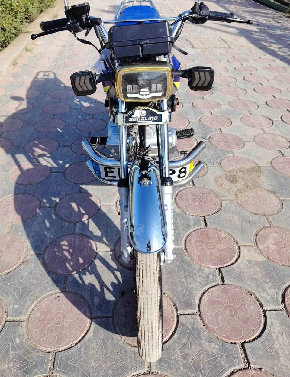 سيفان 5 كير للبيع سعر 450 مديل 25 
***********
