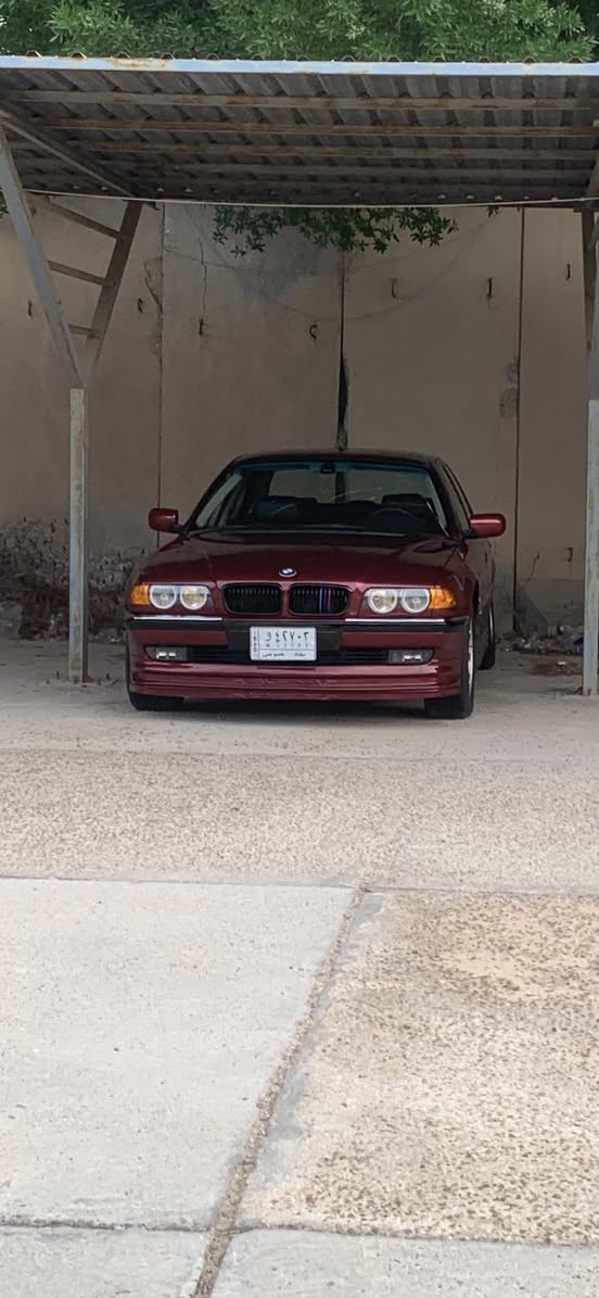 سلام عليكم خفاش فول
موديل 95 امدث 2000 داخل خارج

حجم 730 امسكر 8 اسلندر

بسمي سنويه الحد 2028

بصمه تشغيل

تشغيل عن بعد

نظام ترحيب بالاناره داخل خارج

باركود بالجامه يفتح ويشغل السياره

جنطه شفط 

اسلايد طكتين 

امراوس اكسنت 

مكان السياره بغداد حي الجهاد ***********
