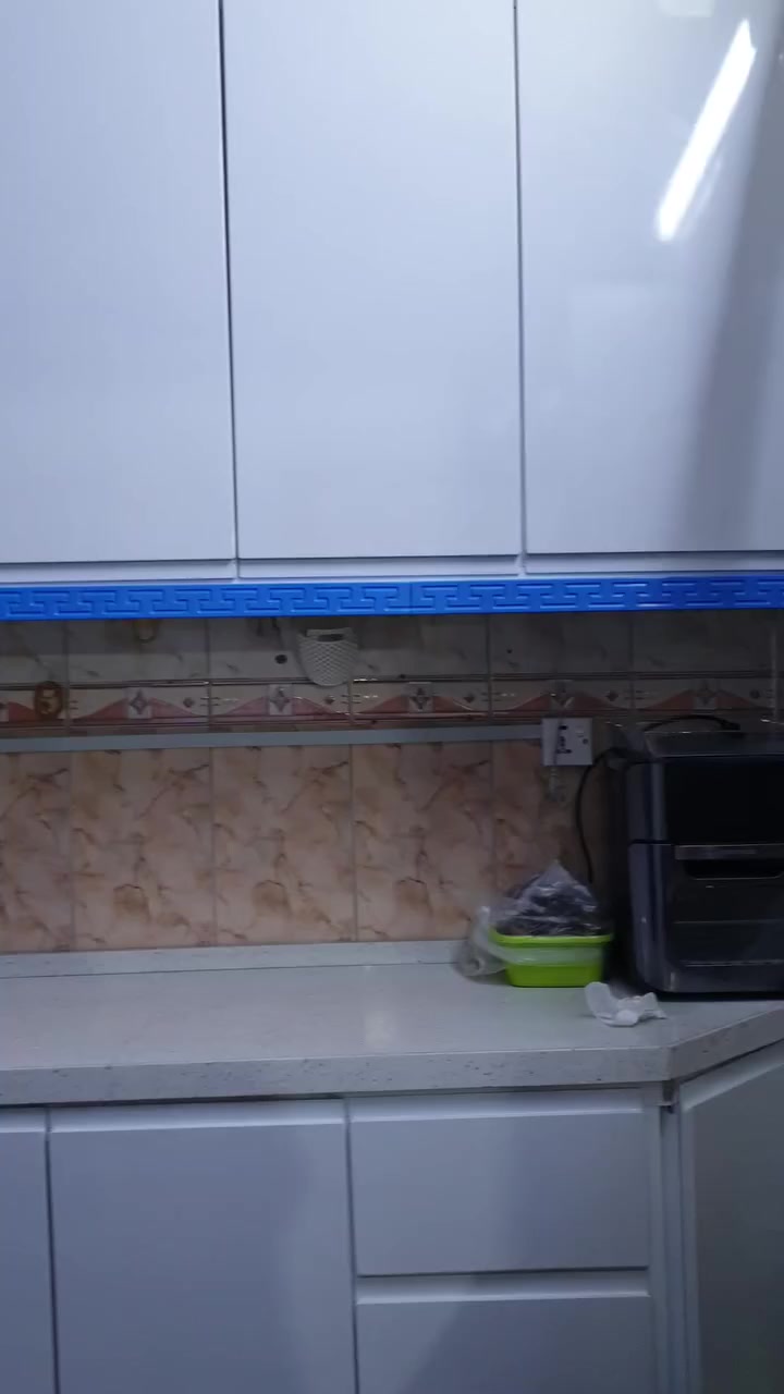 كاونتر للبيع نظيف جدا كامل الاجهزه فرن وطباخ وشافه داخل المنيوم وخارج HDF
مكاني بغداد الرصافه 
بدون الثلاجه


**إذا كنت صاحب هذا الإعلان وتريد حذفه لأي سبب، رجاءا أرسل رسالة إلى الدعم الفني**