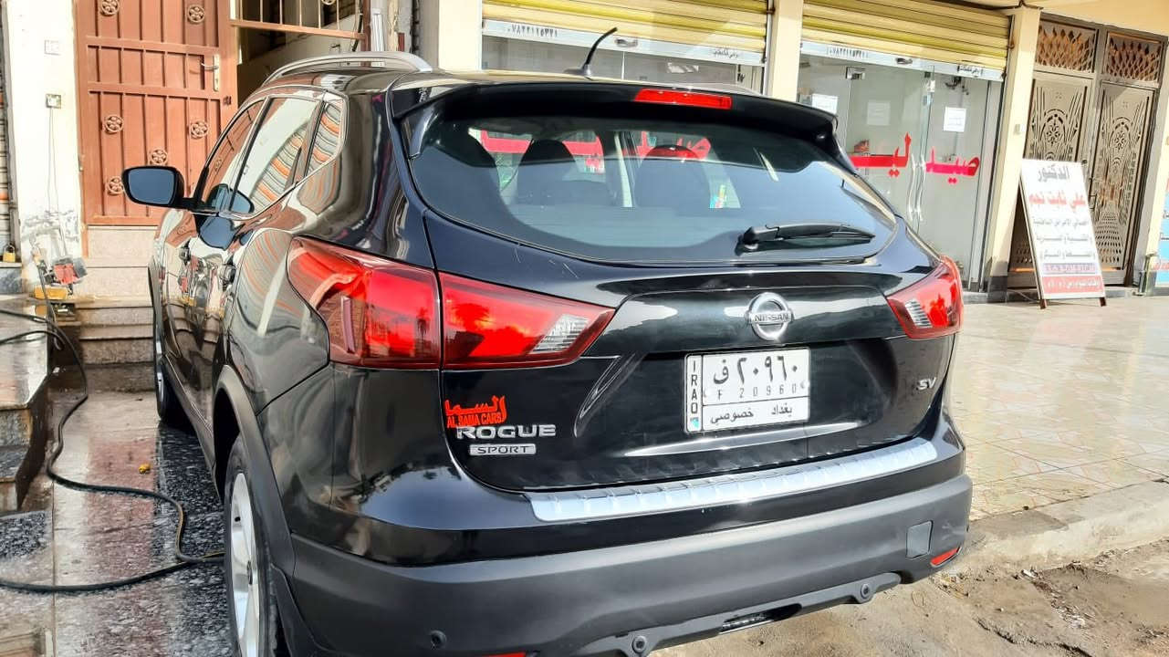 روج سبورت SV وارد أمريكا – للبيع
السيارة لون أسود، 

رقم بغداد باسمي 

السنويه 2026 تنتهي 

فئة SV، اقتصادية ومريحة 

محرّك 2.0 لتر  ونظام CVT اقتصادي.

– تشغيل بصمة + دخول ذكي

– شاشة معلومات + كاميرا خلفية

– نظام تبريد قطعتين

– مواصفات أمان كاملة (ABS – Airbags – Traction Control)

– نظام Eco 

– حساسات وإلكترونيات بحالة ممتازة

– صيانة منتظمة وسيارة جاهزة للاستخدام

حادث باب خلف السائق تعمير جاملغ الخلفي اخذها سونار واقتنع وشوف 

تخم تاير اصلي ياباني جديد 

السيارة نظيفة من الداخل والخارج، وما تحتاج أي صرف.

السياره ماشيه 130كم حقيقي 

السعر 165 ورقه بلاش البلاش 

للاستفسار الاتصال عادي وواتساب 

***********
