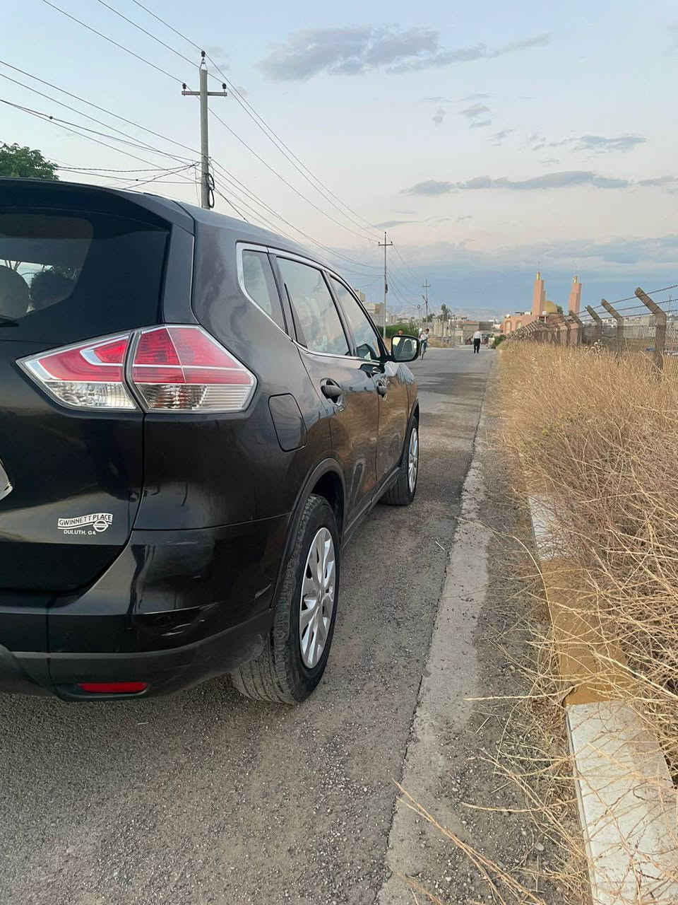 نیسان رۆگ ٢٠١٦  ماسەفاتی S ناو زەردی کەنەدیبێ بۆیاغ تەنها بۆنیتی بەرز بۆتەوە بەر سەقف کەوتوە تۆزی شەپۆلی هەیە زۆۆر کەم بێ سبوغ و بێ ئارباگ     *********** وتس ئاپ أربيل, العراق
