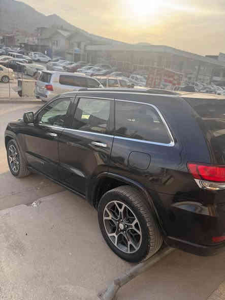 جيب كراند شيروكى ٢٠٢١ محرك ٨  
٢ قطعة صبخ ماشي ٦٠ 
سعر ٢٤٥ للبيع و تبديل 
سياره ب إسمى رقم كل شى جديد 
*********** اكر
