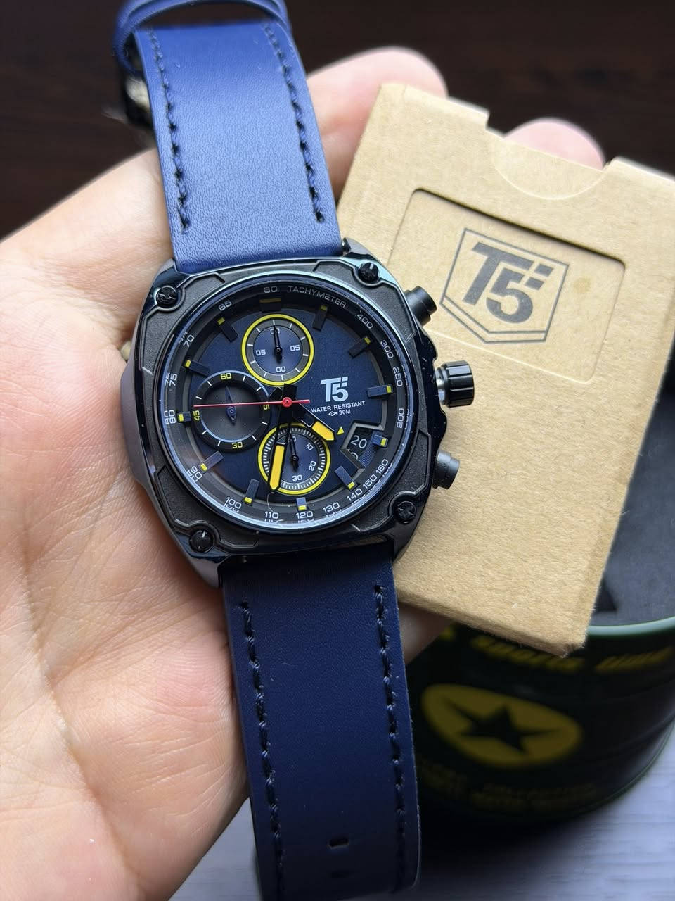 ‭‬
T5 

اصلي ماكنة ياباني 

كاملة المرفقات ( علبة مميزة + كرنتي )

سير جلد اصلي 

نافذ شهري 

سناتر شغالة 

سنتر ثواني منفصل 

ارقام واميال لامينوس فسفوري 

ستانلس ستيل 

مقاومة للماء 30 متر 

35 الف على اول تم


**إذا كنت صاحب هذا الإعلان وتريد حذفه لأي سبب، رجاءا أرسل رسالة إلى الدعم الفني**