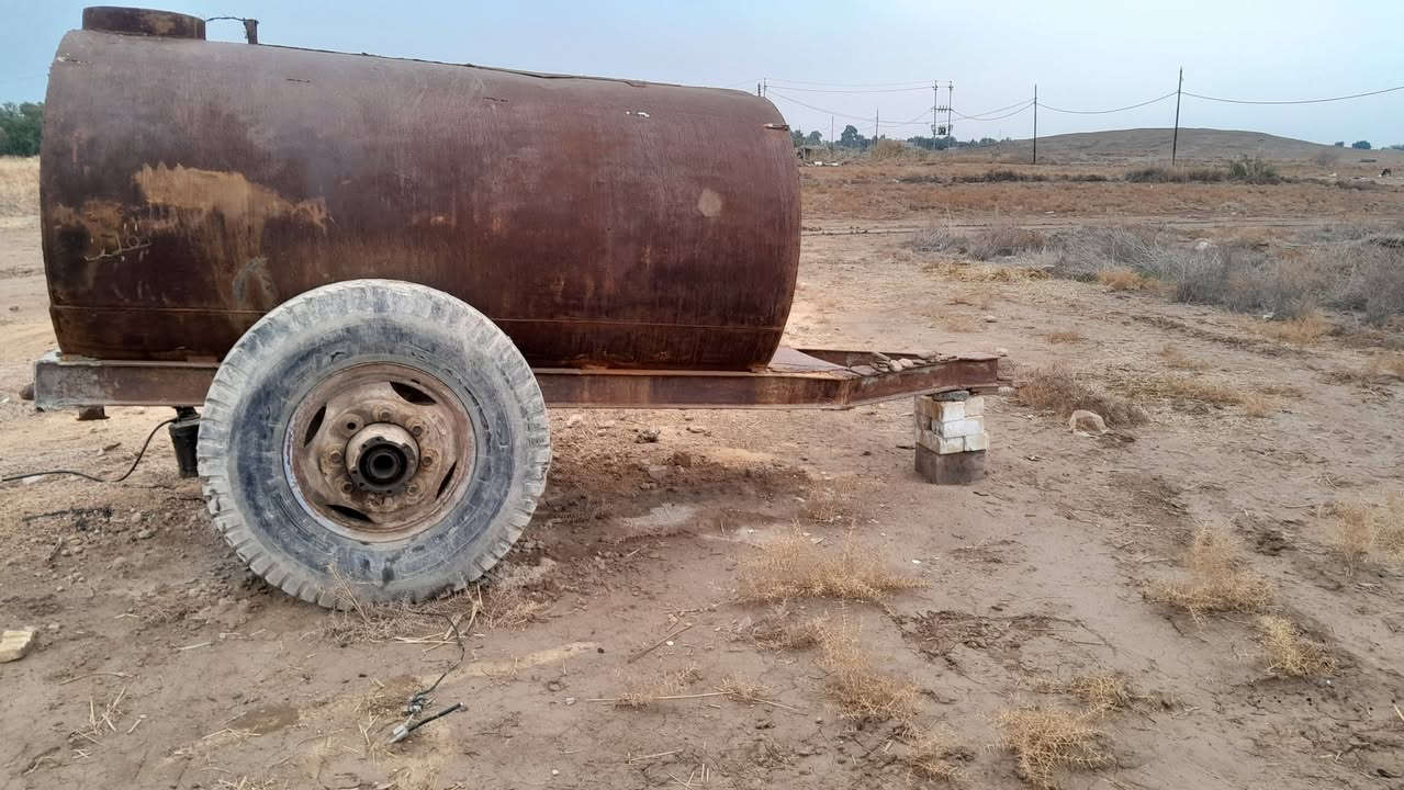 السلام عليكم
للبيع
مقطورة 3000 لتر
باذرة جاهزة للشغل
فدان 
للاتصال
***********
***********
