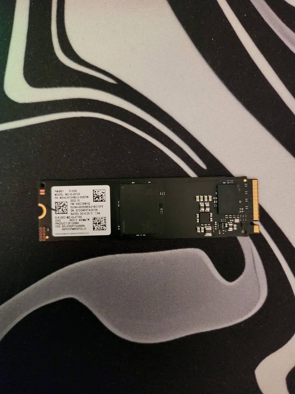 السلام عليكم
للبيع

Ssd Samsung 

Gen 4 جيل رابع

512gb

السعر 100الف و توصيل موجود
للتواصل واتساب ***********
