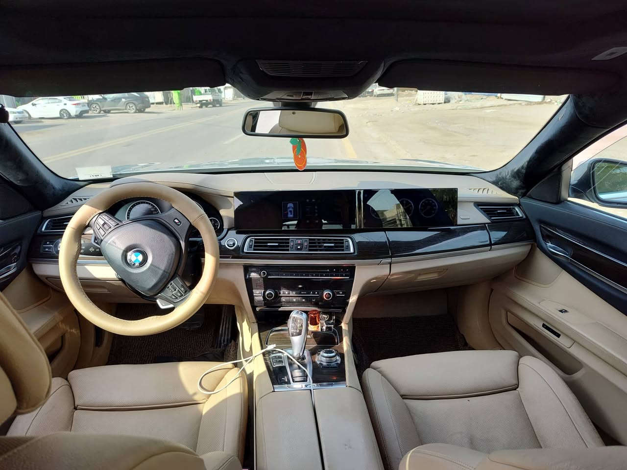 BMW F02 2013. 730   N52
-------------------------------------
#السعر : 180 $    💵 سياره حيل جديده
‏
#رقم الهاتف :***********

#رقم السيارة : بغداد

ماشيه 160

#مكان السيارة : بغداد حي اور
-------------------------------------
السلام عليكم 
للبيع فقط 
 لارج باب طويل  وارد خليجي    مكفولة كفالة عامة بس صبغ قطعتين اثر شخوط وبيه طخه واضحه بل صوره  حالين   (بسمي) تحويل مباشر
سيارة فول مواصفات 
 بصمة

محرك 6 سلندر تنفس طبيعي مكفولات ‌
_تبريد شغال ثلج ❄️ قطعتين‌
_سلايت 
_مراية داخلية+جانبة عاكسة 🔍
_تحكم ستيرن ⚔️
 +ذاكرة خزن 3 وضعيات
_بردات جانبية✨وخلفية 
-شاشة اعطال والاوبشنات خاصة بلسيارة لغة عربية 
 
-انارة ترحيب 🔦

-دبل ايرباك 
-ويلكب حجم 20 بلادي  +تخم تاير جديد
-نضام تعليق هواء جوبلسات
-صدر امامي خلفي جديد
-زراك لايت⚔️
-لدات خارجية بل ابواب
-سستم صوت BOSS بلادي 🔊
-تبريد خلفي شاشة 

-حساسات  خلفية + -لايت داينمك متحرك زنون 
-ستيرن كهرباء مع خزن ذاكرة

السيارة  جديد بدون اي نقص  مملعوب بيهة ولامبدل بيهة اي شي جديدة واحلة من الصور ❤️
-------------------------------------

