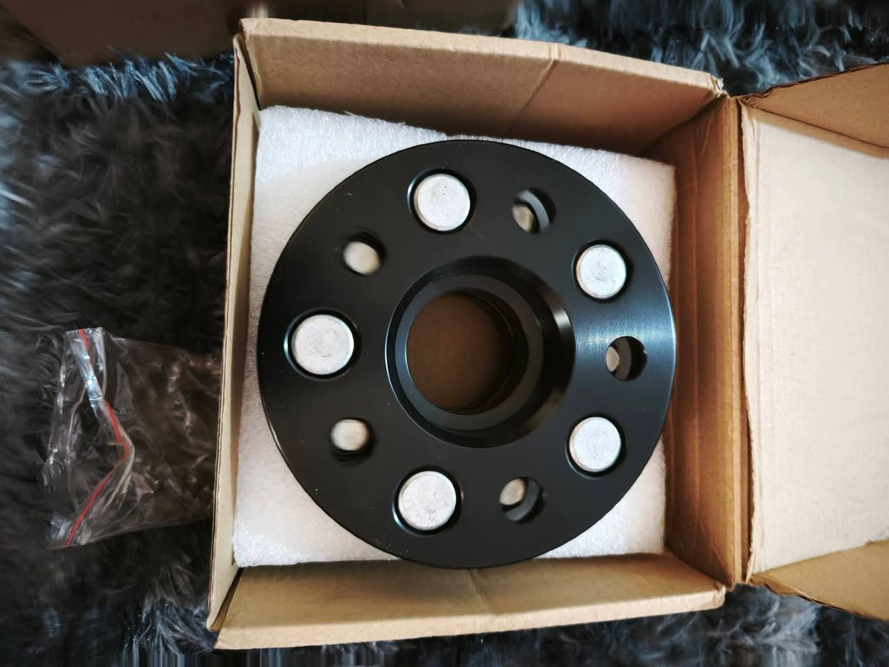 زوج سبيسرات سوبارو اصلي امزون جديد
السعر 35
توصيل 5


**إذا كنت صاحب هذا الإعلان وتريد حذفه لأي سبب، رجاءا أرسل رسالة إلى الدعم الفني**