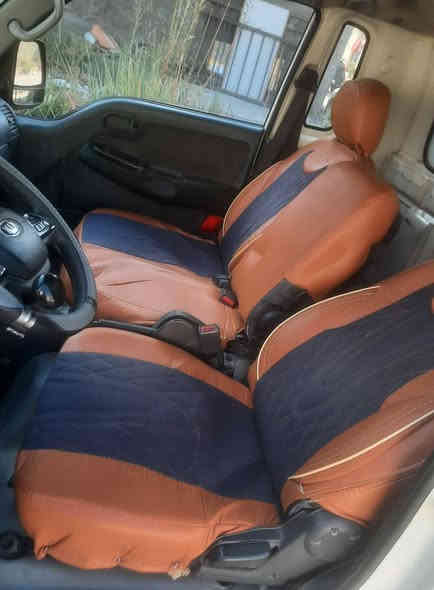 السلام عليكم 
كيا حمل 2700  
الموديل 2015 
رقم بغداد 
بيها بارد بالباب عكس السايق ومعدليها 
السعر 110 
المكان الدوره 
***********
***********
