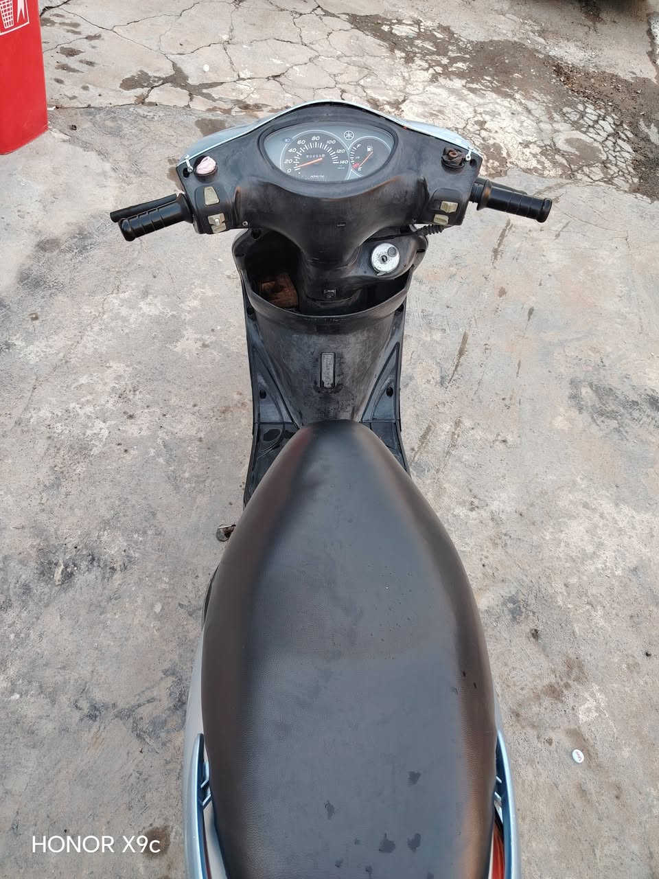 عندي الدراجه بريز لايت عالي بلاديه ختم واحد مكينه ممفتوحه بلاديه السعر 600وبيه مجال الرقم *********** العنوان حي المعلمين الرئاسه
