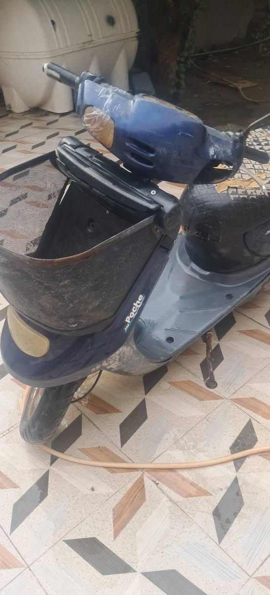 دراجة منغولي ام السلة كاملة شغالة بس الكابريتر تخربط يرادلها تبديل ١١٠ وبيهة مجال حك اجية مكاني طويريج حي الجمعية ***********
