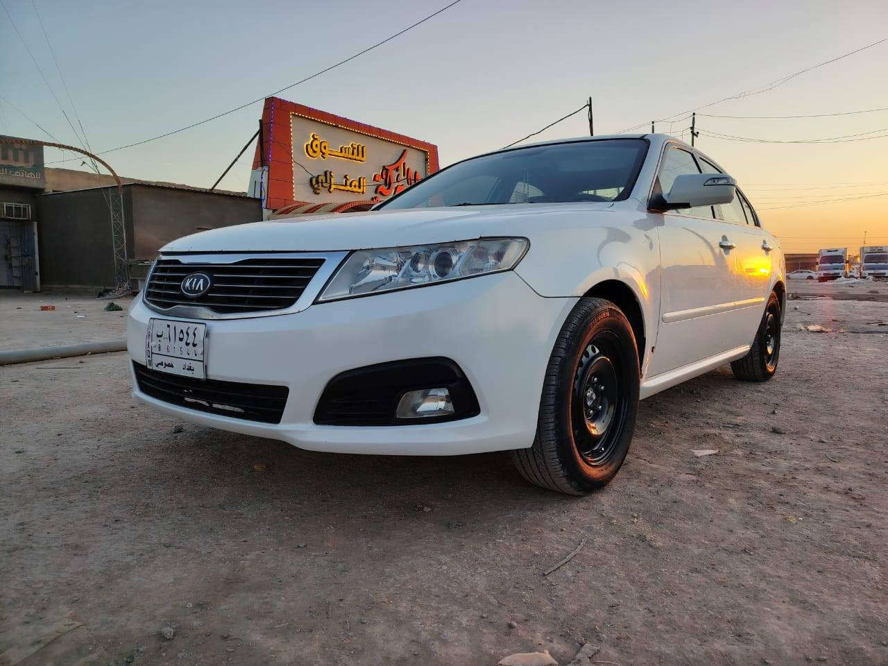 السلام عليكم أحبتي كيا اوبتما ٢٠٠٩ بيهه قطعه تبديل وقطعه صبغ الباقي كفاله وجاهزه من كلشي بسمي 118 وبيهه مجال مكاني الكوت***********
