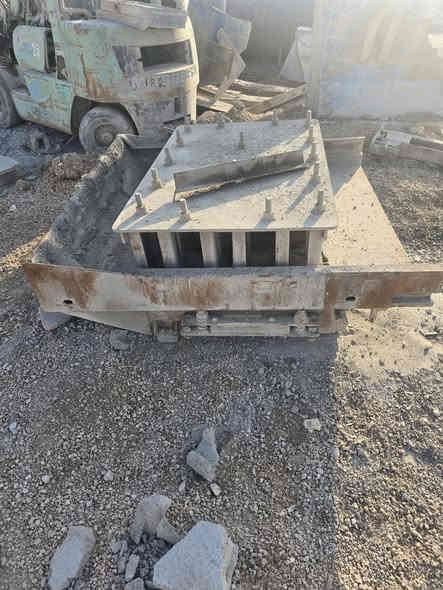 سلام عليكم  قالب للبيع او مراوس ام3 فتحات 
مكان نجف  
رقم موبايل  ***********
