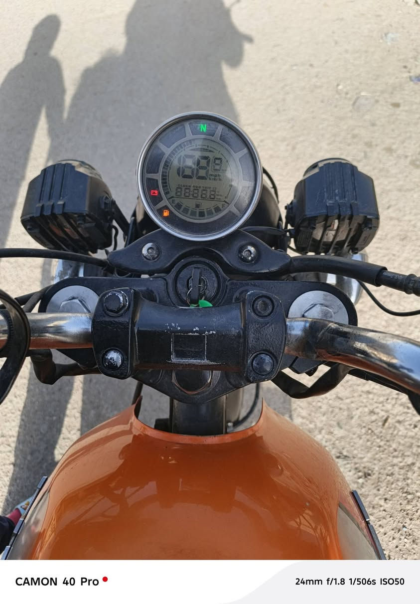 السلام عليكم دراجه لاتي موديل 2022 مكفوله كفاله عامه اوراق كامله زنجيل جديد دسكات جدد باتري جديد أي نقص مابيها المحرك كفاله عامه كبل للشارع متصرف عليها ألف دينار العنوان بغداد البياع السعر خاص أو اتصال واني خادم/***********
