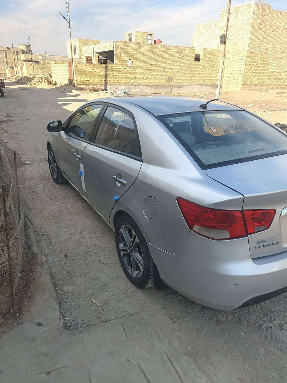سلام عليكم سياره البيع سيراتوو موديل ١١ رقم بصره مشروع وطني سياره مكفولة من الضربه وتبديل كير مكينه كفاله 
سعر 90بيه مجال استفسار على رقم ***********
