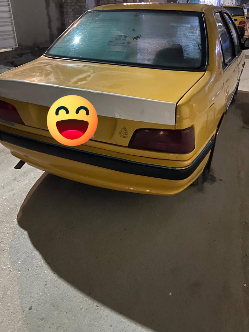 السلام عليكم بيجو 2015 حادث جاملغ الخلفي الأيمن فقط العنوان بغداد السعر 43/بيها مجال لشراي يتصل (***********)
