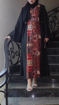 قطع أخيرة • مقاسات 38-48 • ملابس