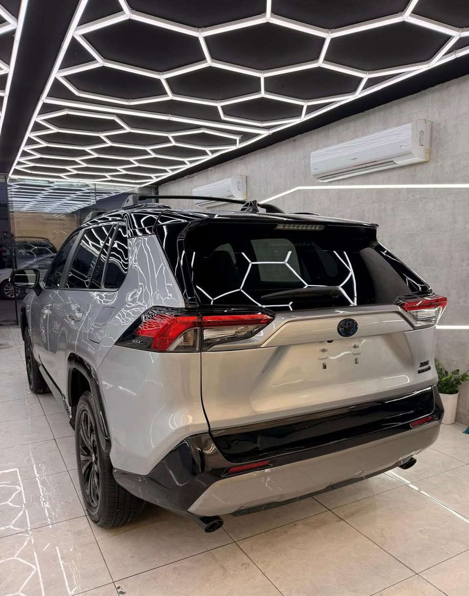 راف فور
موديل 24 
xse
فول مواصفات 
مواصفاته معروفه 
توكلر 
ماشيه 9 الالف  
حادثه موضح شويه صبغ بالجنطه فقط 
دواخل ايرباكات سليمه 
واي استفسار 
اتصل واني حاضر 
الاتصال 
***********
مكاني بغداد المنصور  
السعر  278 ورقه 
جاهز ويه الرقم
