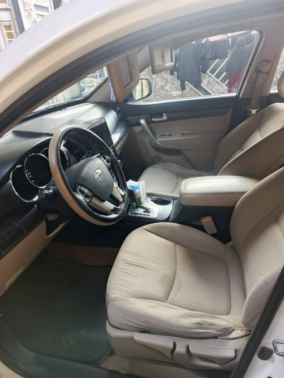 سلام عليكم سورنتو للبيع موديل 2012 سياره بيه طخات قليله حته بل سونار ما مبينه وبيه الباب خلف صدر ضربه نص شبر    وباقي سياره كفاله سياره محرك مفتوح سعره 170 وبيه مجال ماشيه 146   ***********
