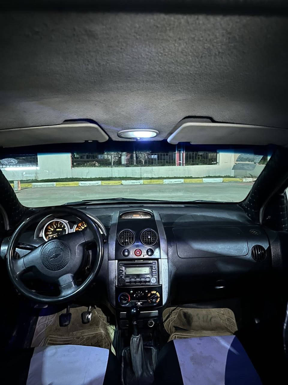 سه ره تا به ناوي خواي كه وره 
شؤفليت ئه ڤيؤ 
مؤديل 2006
ته قه وره قه ي به شه رت 
كاره باي به شه رت 
وه رگه رانوو برانه وه ي به شه رت 
سه ياره كه ره قه موو ژينكه و سه نه وي نويه 
سه ياره كه بيوه ژنه 
سبوخيكي جواني كراوه 
چوار تايه ي تازه يه 
به ناوي خؤمانه.
سحري 36وه ره قه 
مه جاليكي برايانه...ره قه م مؤبايل***********
شوين هه ولير.... أربيل, العراق
