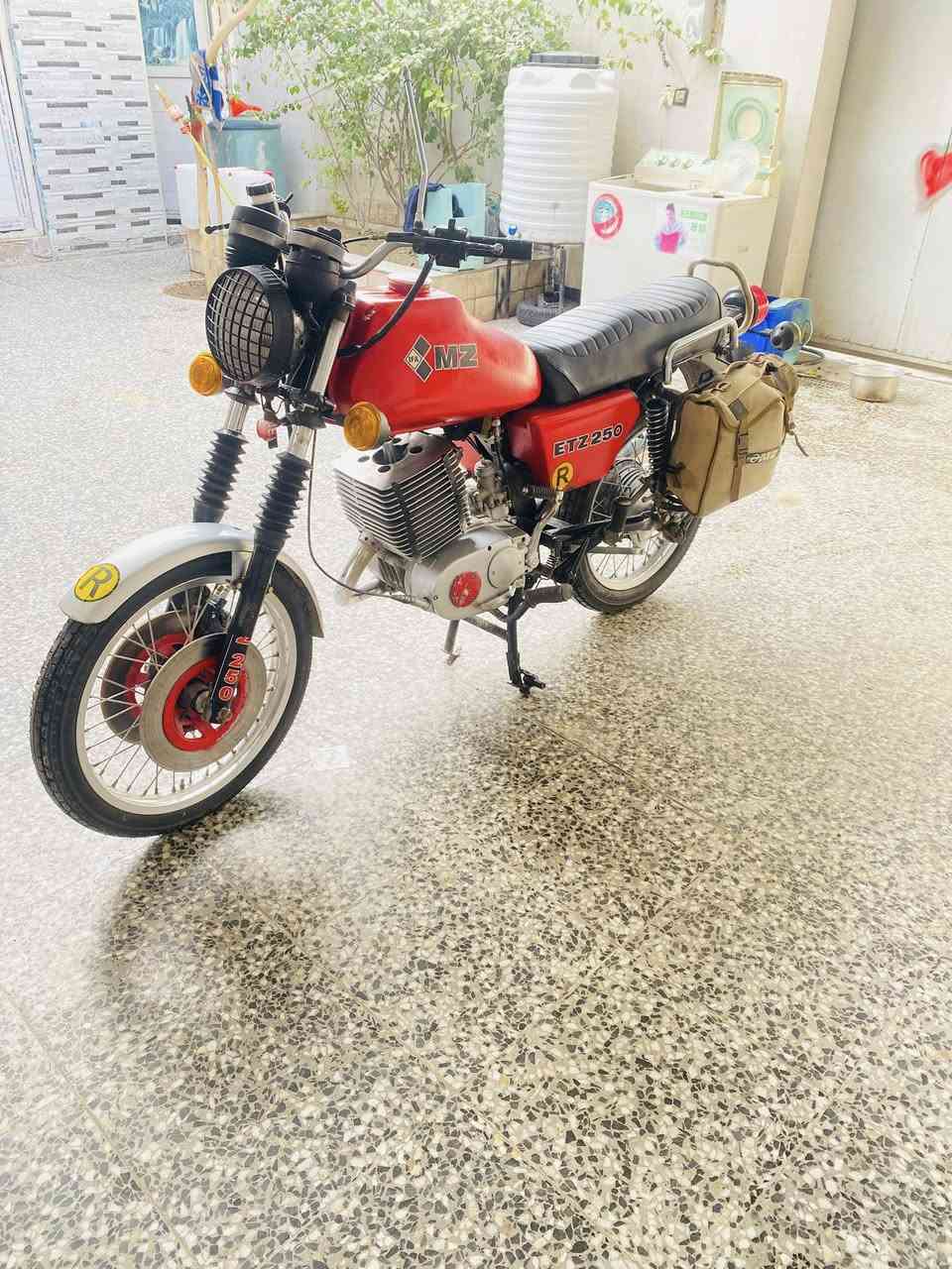 سلام عليكم مأطور ٨٢رقم وسنويه بدون راعي 
لحيم بلخشم صوب وجوه كشن صوب 
مأطور من تاير لتاير كله جديد برغي برغي 
معمر مكينه عسحك بعدهي مكاني نجف رقمي ***********
