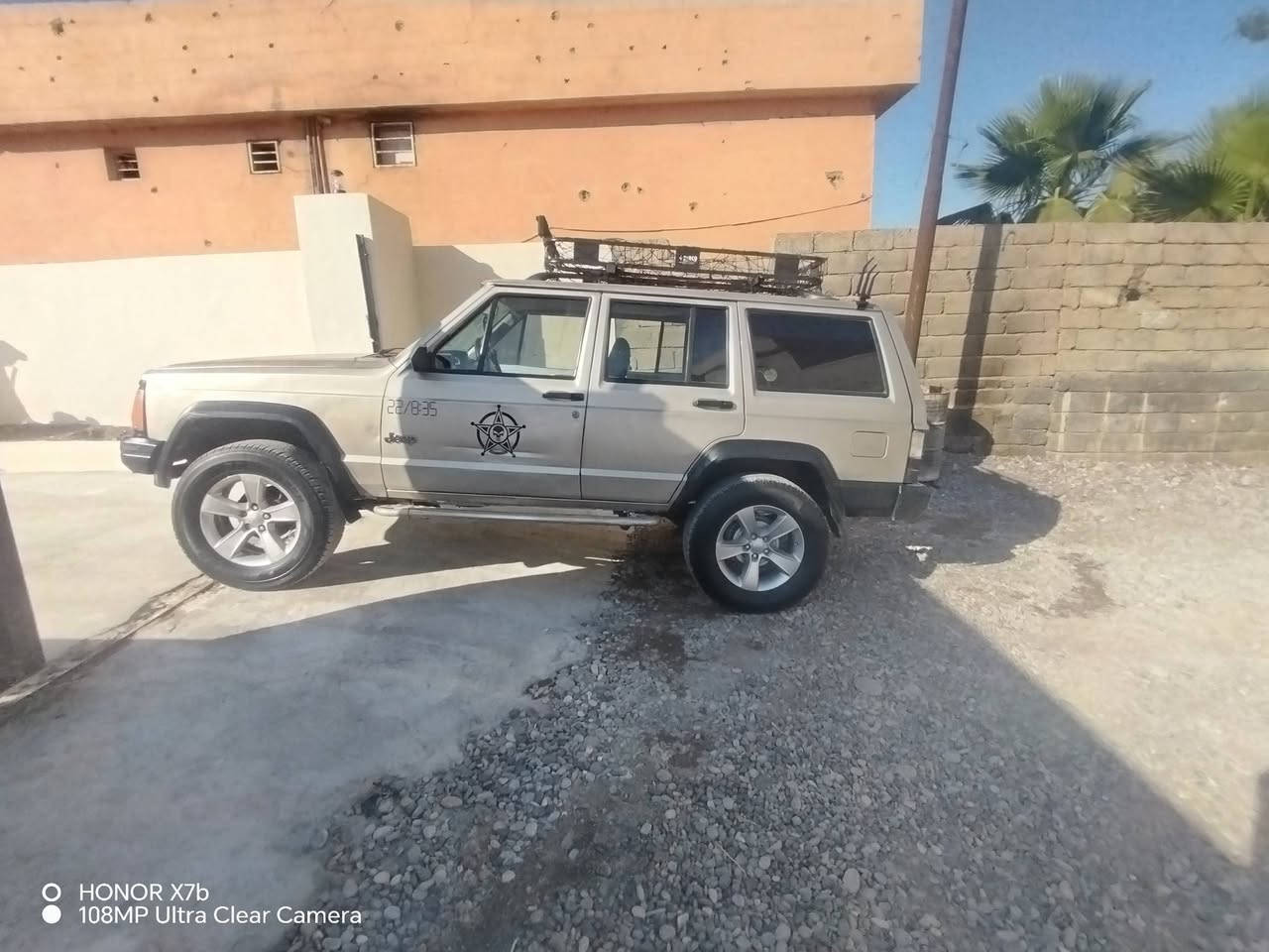 السلام عليكم ورحمة جيب شيروكي رقم نينوى انكليزي مسطره ايمت متريد احولك محرك وكير مكله بلباكيت غرفتها تخبل وجه باب دشبول جديد بلادي كهربائياتها كلها شغاله باور جديد سياره ناعسه بشكل سياره مكفوله كفاله عامه من الكص والنقل الجثه والعيب الشرعي صدر امامي خلفي جديد شاده بيدي طخم تاير جديد سياره جاهزه بيع او مراوس شعند خابر اهم شي بطه واي شي خابرني وسعرها مناسب الرقم***********
