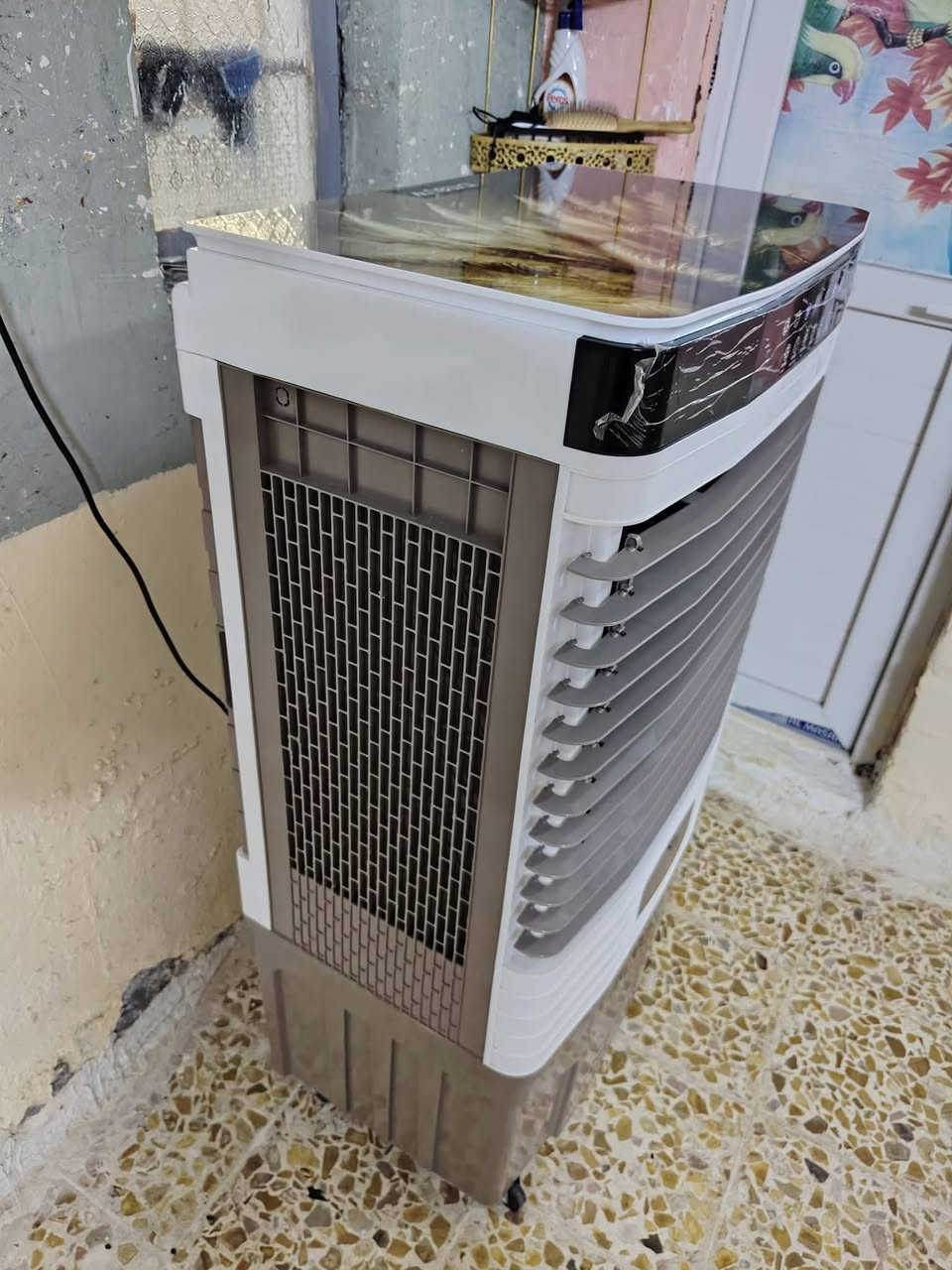 كونفيره نوال 3سرع وريمون تشتغل عن بعد ولمس بعدهي جديده مشتغله 4 مرات فقط مكاني طوريج رجيبه *********** السعر 200 وبيها مجال للشراي
