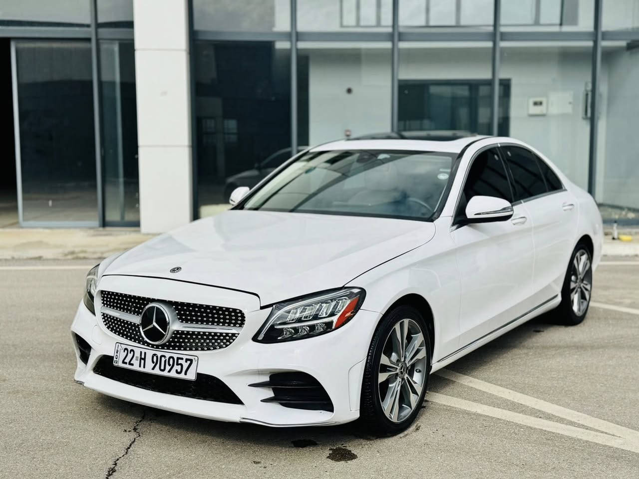 ﷽
                           MERCEDEZ C-CLASS C300 2021
▫️مارسيدس C300 موديل 2021 
فول مواصفات ١/١   زمان دولي
~~~~~~~~~~~~~~~~~~~~~~~~~~~~~~~
مكان🌇: سليماني                    
تليفون☎️:*********** ::: ***********
~~~~~~~~~~~~~~~~~~~~~~~~~~~~~~~

▫️محرك اربع سلندر  تيربو محرك مرغوب اقتصادي 
🔹گير و محرك بشرط بدون صوت بدون صرف و خلل بشرط
🔹ماشية 34 الف ميل حقيقي بشرط

▫️سيارة بيها (( قطعطين حادث بدون داخل و تلات قطع و نص بص كلير امريكا بدون حادث ))
🔹بدون داخل بشرط
🔹بدون بارد و بدون شخت و بدون رصعات 📦📦
🔹سيارة حيل حيلوة جديد

▫️مواصفات
( بصمة - فتحة - داخل بيجي - رادار - شاشة كبير - گيجات ألكتروني - ماوس - صندوق شفت -  كشنات جلد - كشن تتفيئة - كشن و ستيرن كهربا و خزن - نيزامي ئيكو و نيزامى سبؤرت و سبورت پلاس - تبريد مركزي - لايت ليد و عدصات - مراي شفت - ڤوليوم لمس - بعد هواي مواصفات )

▫️اربع طاير و ويل بيلادي جديد بدون مصروف
🔹تاير و ويل بيلادي شريكه 
🔹بسميً السنويه بشرط تحويل و خرامه
🔹سياره مابيها دينار مصرف كامل من كل نواحي

◽️نظافه ١٠٠٪؜ كامل سيرفس بدون نقص و بدون مصرف سياره اي نقص مابيها 
تاير و ويل بيلادي شريكه 

نفسي يوم /تحويل و كاله حاظر
مكان / داخل سليمانيه🌆
