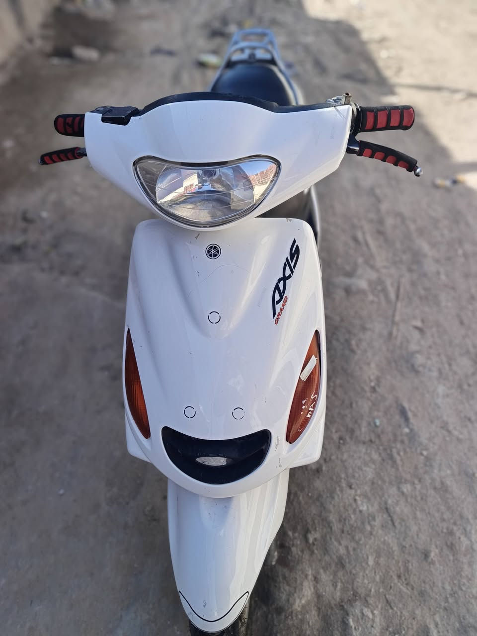 سلام عليكم درجة اكزز لبيع نضيف كلشي شغال بيه سلف هندر لايت اشاير بيك لايت مكينه  ناعمه شلعه حلوه سعره 450 مكان ناصريي مركز وشراي ***********
