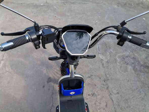 دراجه شحن موديل 26 حجم 20 بعده زيرو وياه سويج وبصمه عدد 2 وبيه قفل تاير قبل أسبوعين من أخذته للبيع سعر 500وبيه مجال مكاني الدوره مهديه ثاني رقم ***********
