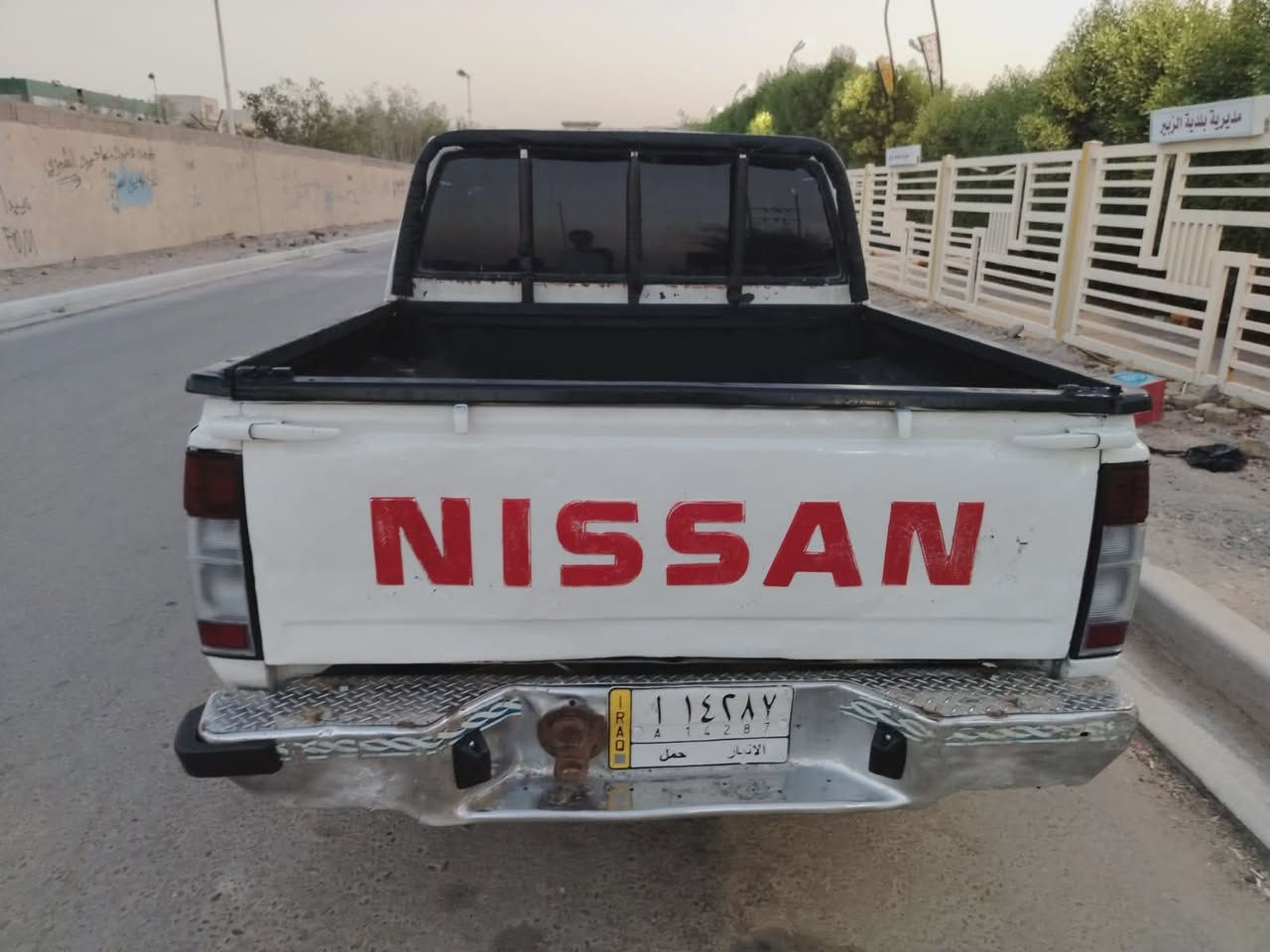 سلام عليكم نيسان موديل 89
مكينه وكير 2400 ابلادي جدد 

مكفولة من الضربه بيه صبغ مكانات بسيطة 

شاصي مكفول كهربائيات كله شغاله 

حداده جديده طخم تاير غرفه جديده وكامله 

سنويه إلى 27 مشروع وطني تتحول بكل مكان 

سعر 43وبيه مجال بسيط بيع مستعجل مكاني بصره 

*********** الي مو شراي لا يتعبني
