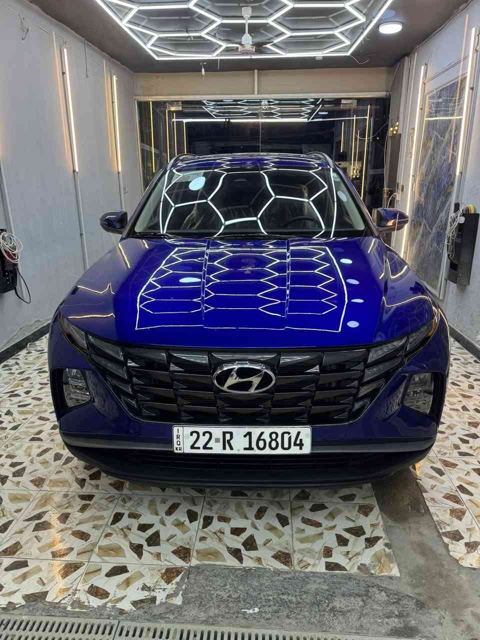 سلام عليكم توكسان موديل 2023 فول الفول للاخير محرك 2500
عدد الكيلو متر 33 الف
كشنات جلد  
كراسي كهرباء
تدفى تبريد بل كشنات
سلايت روف فتحه سقف
تشغيل بصمه
تشغيل عن بعد
ابواب بصمه ذكيه
رادار امامي مانع صتدام
رادار خلفي مانع صتدام
رادار مرايه جانبيه
تحديد مسار سرعه
جنطه فتح وغلق كهرباء
سايد بريك دكمه
تغير مودات سرعه دكمه
ويل حجم كبير شركه
تبديد قطعتين 
شاحن واير ليس خلفي
شاحن واير ليس امامي تلقائي
لايت زنون بلادي ال اي دي فول
شاشات دجتل ايبات
صور الحادث مرفق مع الصور
سياره بسم شركة تريد وكاله تريد تحويل
للستفسار *********** اتصل او وتساب سياره جديده مابيهه مصرف ولا ربع
هزه فحص كله جديد 
تخم تاير حداديه كلهه بشرط جديده
عنوان السياره الكاظميه شارع اكد سياره موجود البيت مو بل معرض
