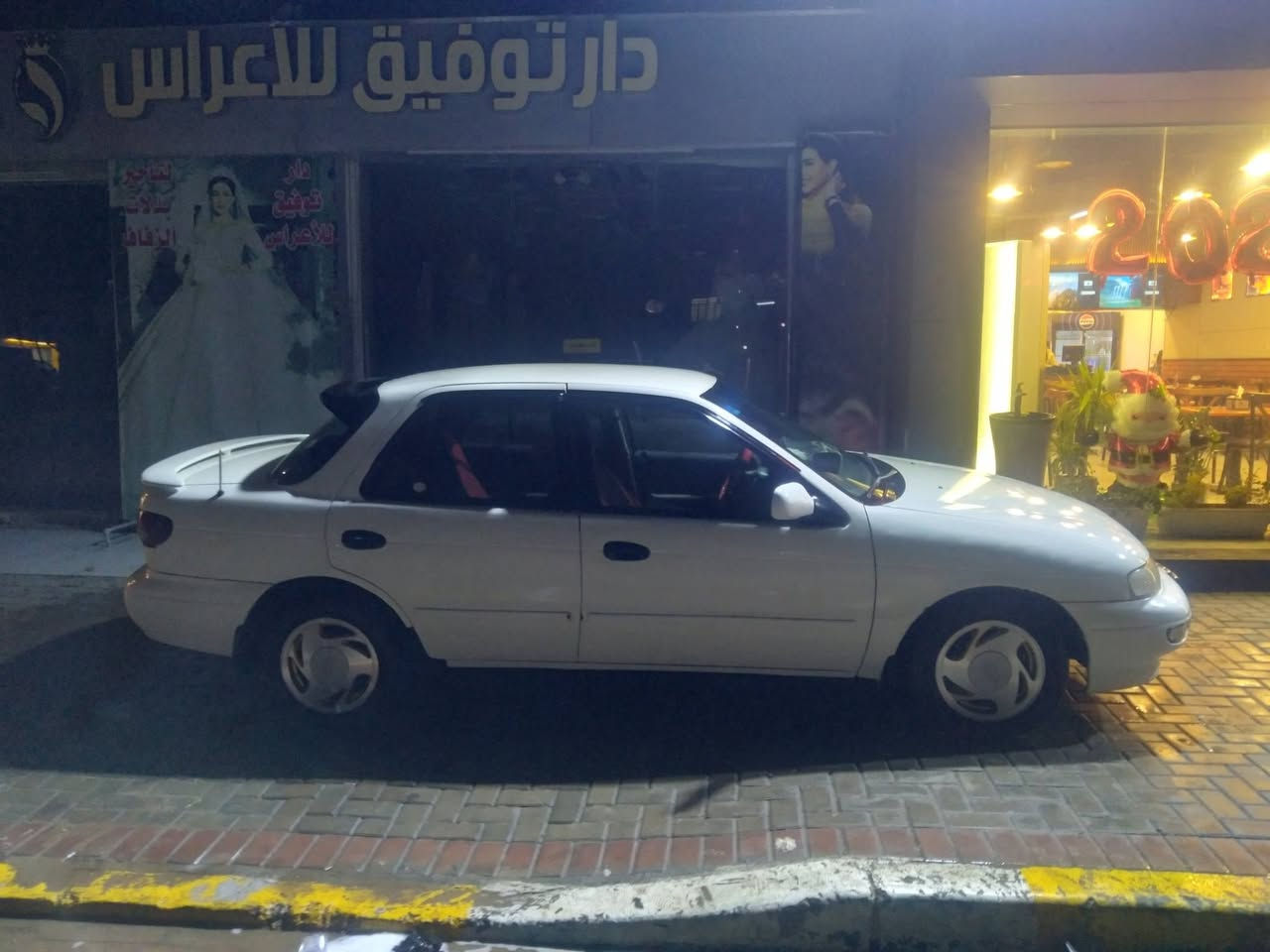 .السلام عليكم.
.كيا سيفيا ٩٥مسكر اوتو.
.رقم بغداد انكليزي باسمي. 
.لسيارة نظيفة كلش. 
.تدفئة تبريد.
.كهربائيات كلها شغالة. 
.السيارة جاهزه على اخر حبة. 
.المكان بغداد الغزالية.
.السعر 45ورقة وبيها مجال.
.استفسار اكثر. واتس أو إتصال. 
.***********.
