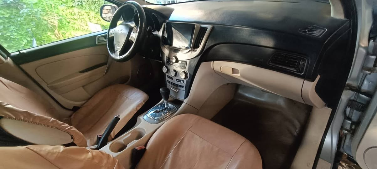 شيري A3موديل2013رقم قادسية فول مواصفات استيرن كهربائي مال النتر قفل مركزي ضد السرقة تدفئة تبريد تحكم ستيرن شاشة كامرة ويل كب 16 مانع انزلاق  فتحة وبيهة هواي مواصفات  مكانها بغداد رقم الماني *********** بغداد, العراق
