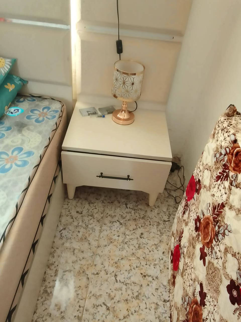 غرفه استعمل اقل شهر بسبب نقل سعر 500 وبي مجال لشراي  مكان بغداد سريدات


**إذا كنت صاحب هذا الإعلان وتريد حذفه لأي سبب، رجاءا أرسل رسالة إلى الدعم الفني**