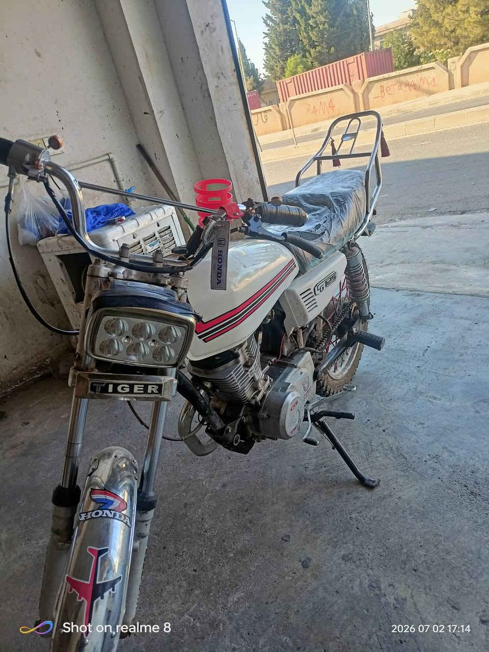 سەلام علیکم برایان ئەم تایگەرەمان هەیە بۆ فرۆشتن تەنکی و کوشنی تازەیە مەکینەی زۆر بەقوەتە دوکەڵ و ڕۆن بە شەرت بەس سەوتی دیشلی سەنتەری تیایە دەبڵی پێش و دوای بە شەرت سعری ٢٥٠ مەعمەلە هەڵەبجەی شەهید


**إذا كنت صاحب هذا الإعلان وتريد حذفه لأي سبب، رجاءا أرسل رسالة إلى الدعم الفني**