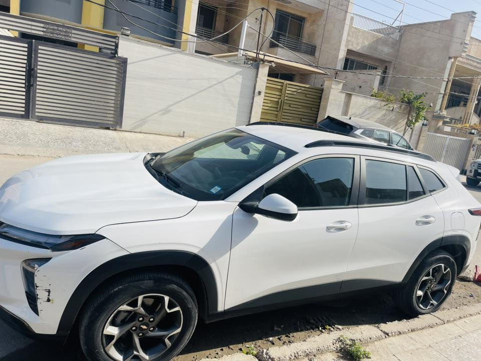 سلام عليكم
شوفر لايت :تراكس
موديل :2024
ماشيه : 33
فول مواصفات ماعده الفتحه 
محرك : 1300 تيربو خير من الله
سياره بسمي تحويل مباشر 
حادث : جاملغ وبندي بدون دواخل 
مكان السياره : بغداد الدوره 
***********
السعر : 145$  بي مجال
