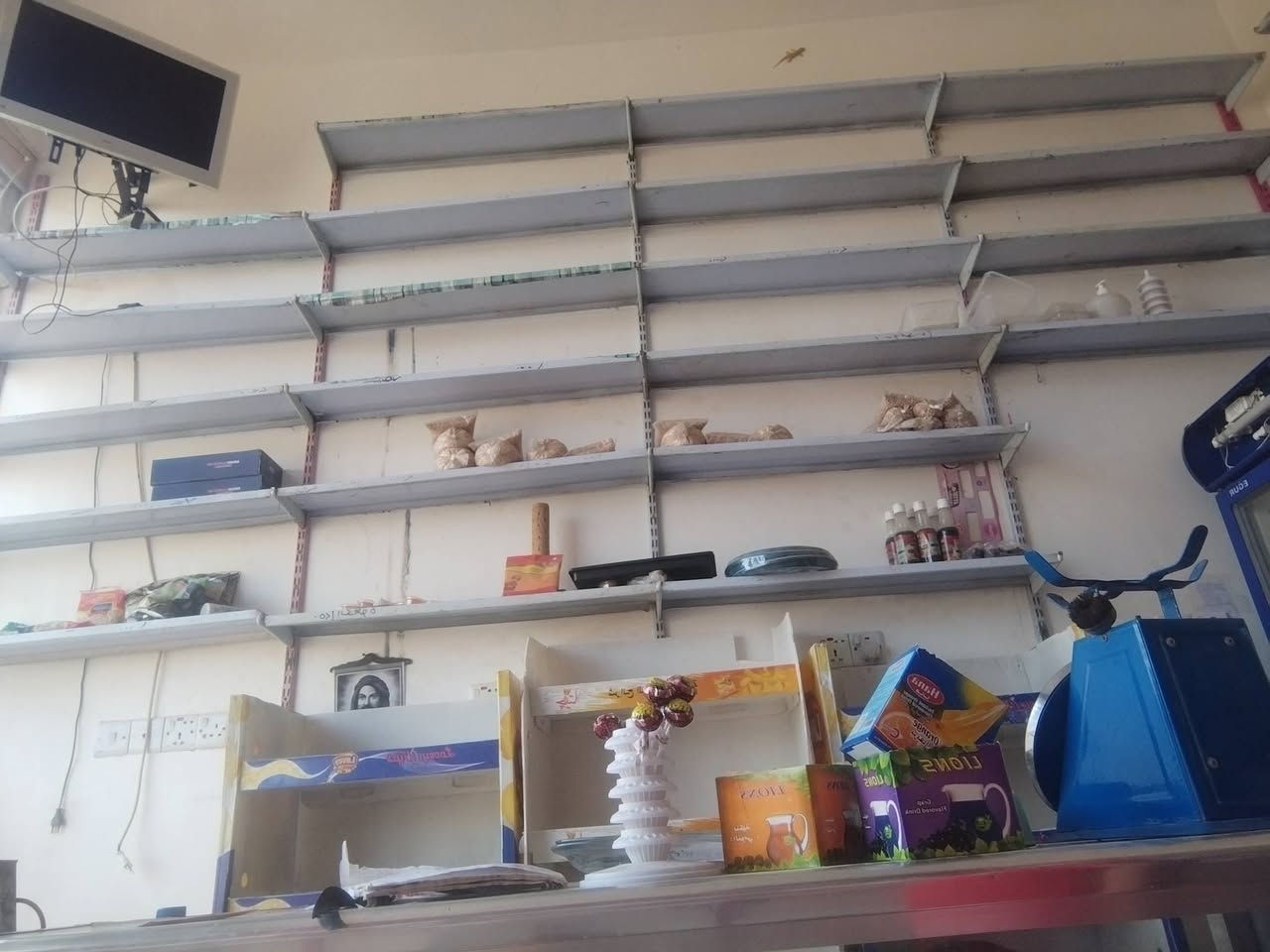 السلام عليكم
محل اسواق كامل للبيع مكان رفاعي الحي صناعي
***********
