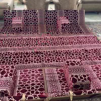 يتوفر جلسه عربيه مختصه بالسفرات والحدايق زورونا تجودون ما يسركم واهلا ...