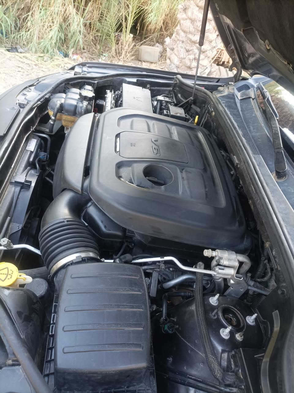 السلام عليكم 
Jeep
للبيع 2019 
رقم بغداد 
انكليزي باسمي 
مواصفات لاريدو 
حادث دعامية امامية فقط 
محرك 3600 
تو ويل  
جنطة كهربائي
عليها بساتم 2014 
انسة الدوانز
شاشة جبيرة 
سستم صوت 10 سماعات 
عليها عدسات LED سعر 500 دولار 
كامرة خلفية 
حساس خلفي 
رادار 
سبير 
عدة سبير 
بك لايت لد 
تبريد ثلج 
ماشية 110 mi
للاستفسار 

***********
