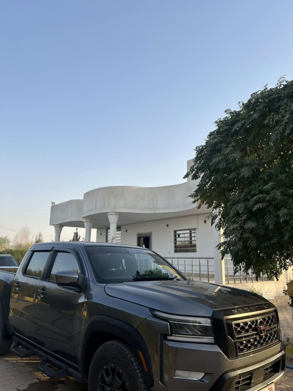 بيكاب نيسان فونتيره اكس برو 2024 فول موصفات فتحه سكف كشن وستيرن  جلد تدفه تبريد شاشه كبيره محرك سته سلندر لون نفطي راقم كامل سليمانيه السياره في كركوك التوصل معه هاذ الرقم ***********
