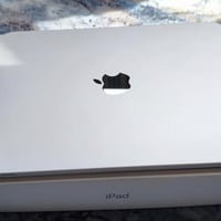 ايباد ١١ A16 • ١٢٨ • بطارية ٩٨%