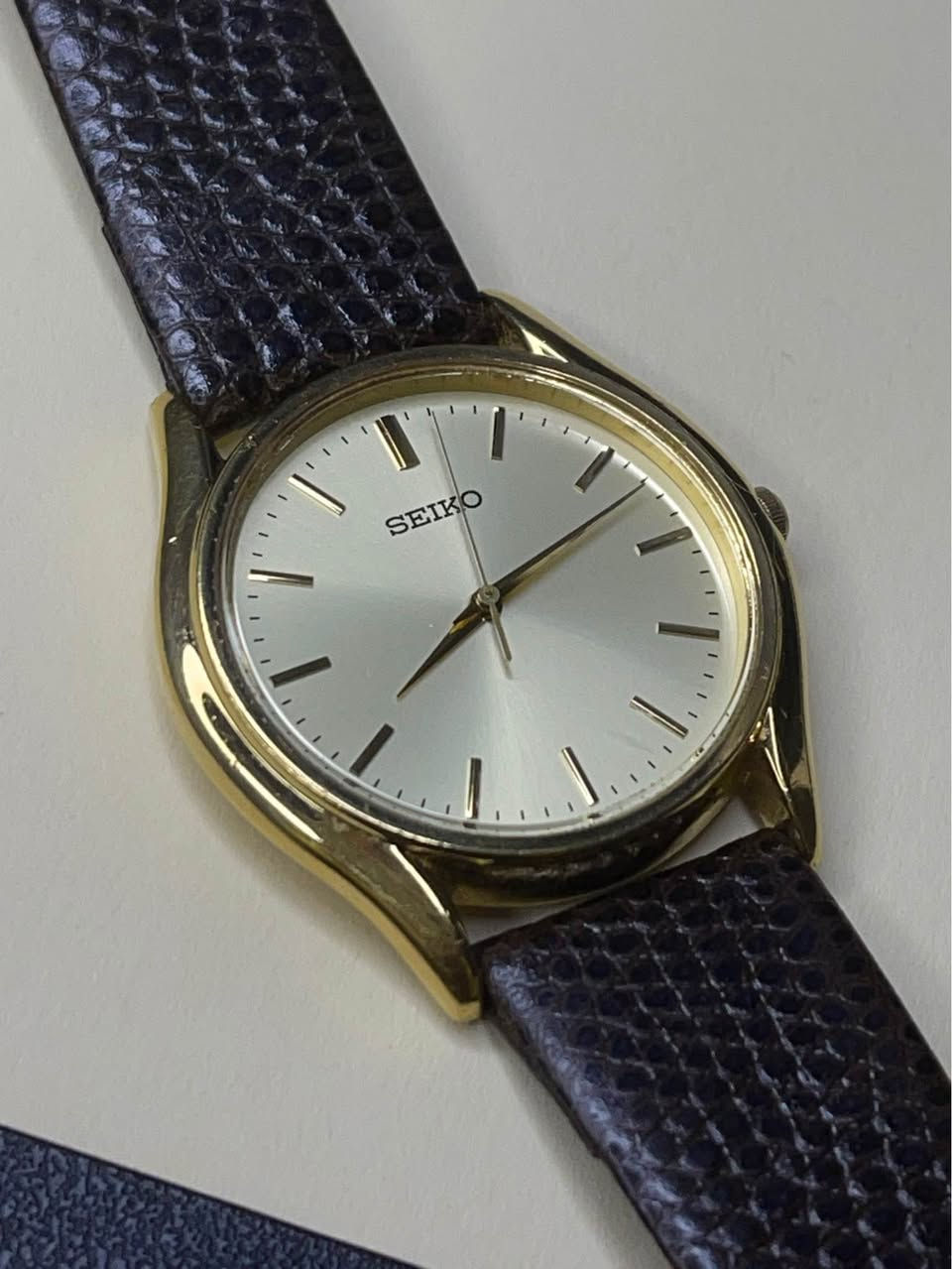 سيكو (Seiko).
الموديل: V701-7A29 R1.
كوارتز يابانية (MOV'T JAPAN).
الرقم التسلسلي: الإنتاج: 800856-
قطعه كلش حلوه ونظيفه اصلي مخزن
أنتاج الثمانينات.
القطر 34.ملم.
السعر ٦٥ الف مع التوصيل بغداد, العراق


**إذا كنت صاحب هذا الإعلان وتريد حذفه لأي سبب، رجاءا أرسل رسالة إلى الدعم الفني**