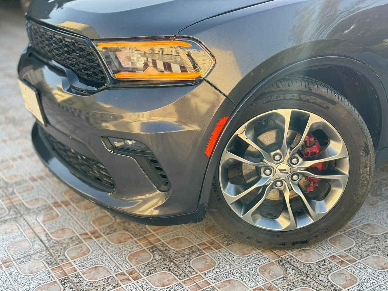 دوج دورانكو 2019 GT  وارد امريكي مال جناية
محرك 6 3600
فول مواصفات 
ضرر بنيد وباب سايق 
ورش جاملغات امامية اثر جراد 
باقي السياره مكفوله من كلشي 
شاشات خلفية فول اندورويد 
رقم صاحب سيارة *********** 
 
رقم انكليزي 27 
مداور ثاني يوم
