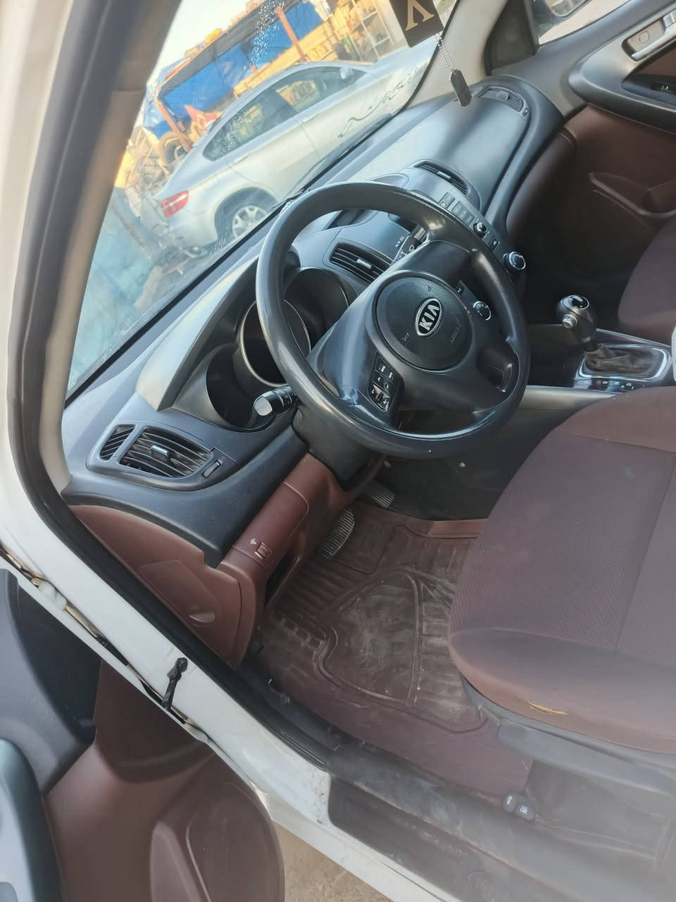 سيراتو 11محرك1600
تربريد شغال جديد السعر 90وبيهاا مجال/***********
