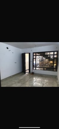 شقه للاايجار ارضيه زيونه محله 710 شارع مدرسة الجواهري الرئيسي  غرفه وص...